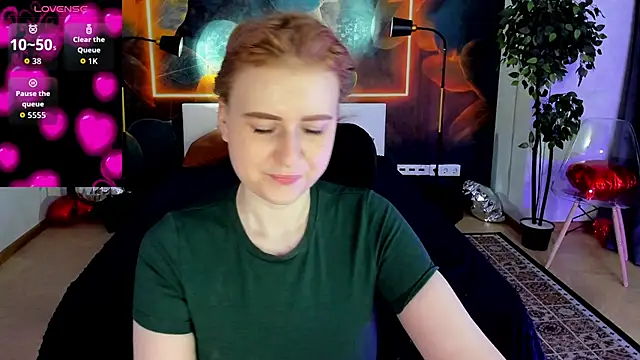 Shiny Liss online show from May 19, 1:45 am