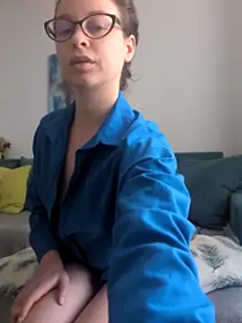 IreneBlue  online show from April 5, 7:29 am