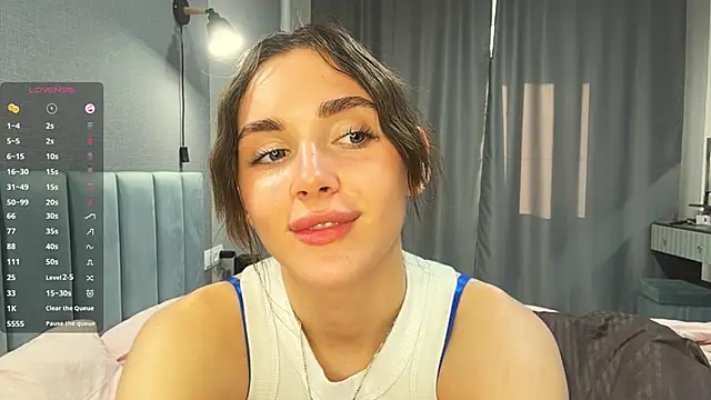 Veluxe online show from May 18, 3:07 pm