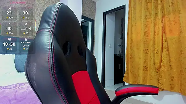 IsaSkinny online show from May 25, 7:46 pm