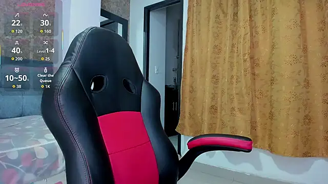 IsaSkinny online show from May 4, 7:28 pm