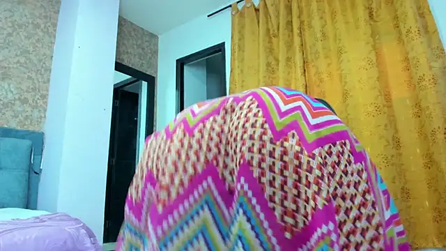 IsaSkinny online show from April 2, 8:17 pm