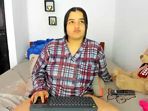 PeachyPrincess 18 online show from April 7, 8:11 pm