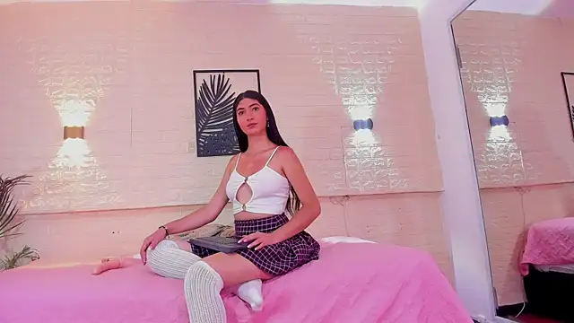 Valeria noir online show from April 4, 12:15 pm