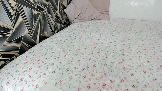 caelestic online show from April 7, 4:58 am