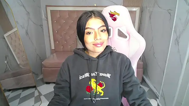  Charlottee b online show from March 29, 1:10 pm