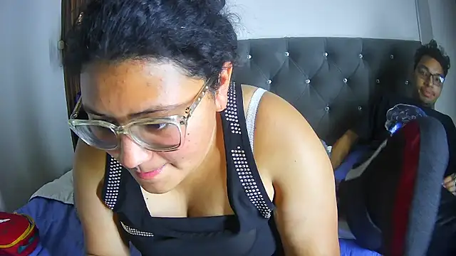 naughtycouplex  online show from April 1, 2:23 am