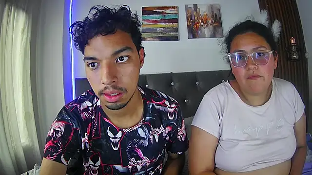 naughtycouplex  online show from April 10, 7:31 pm