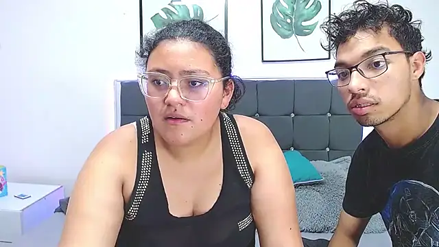 naughtycouplex  online show from March 31, 2:22 am