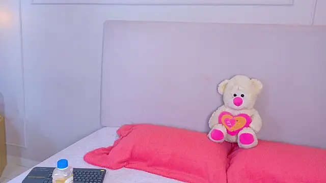 HelenaFoumier online show from April 5, 4:00 am