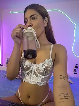 Emily vega1  online show from March 26, 5:25 pm