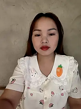 Mina xYx online show from May 11, 2:45 pm