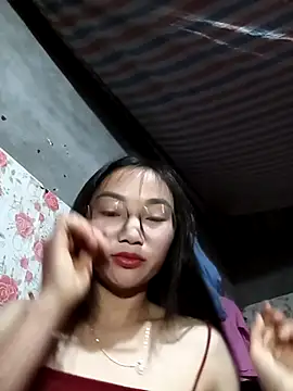 emmasexy2k online show from April 1, 12:33 am