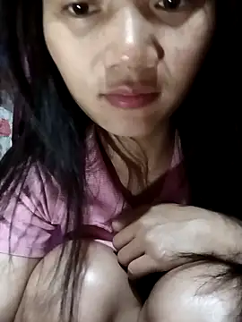 emmasexy2k online show from April 19, 12:32 am