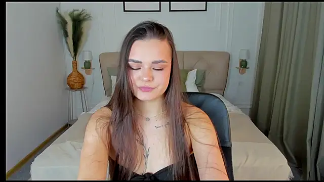 EvaRaider online show from March 21, 2:22 pm