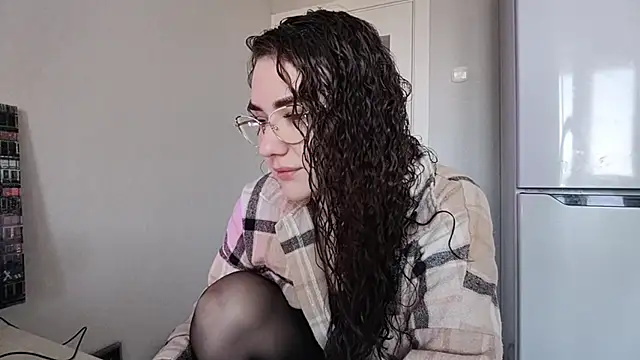 LaritaTocchio online show from April 2, 7:06 am