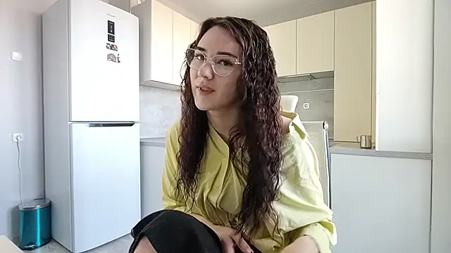 LaritaTocchio online show from April 5, 7:07 am