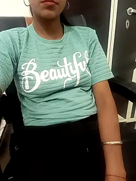 aushi rajput online show from April 7, 7:05 pm