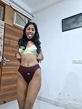 Pari lovers online show from March 29, 4:39 pm