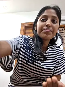 Pari lovers online show from March 31, 11:49 pm