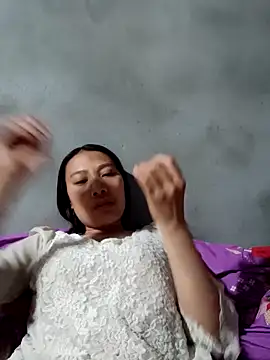 Leiley 98 online show from March 21, 1:49 pm