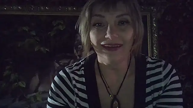 Lia Rayss online show from April 18, 7:51 pm