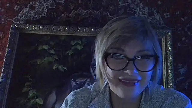 Lia Rayss online show from March 31, 8:09 pm