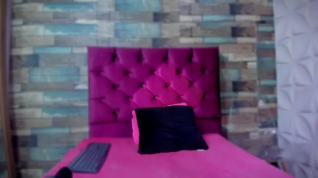 LITTLE-NESSA online show from March 30, 6:18 pm