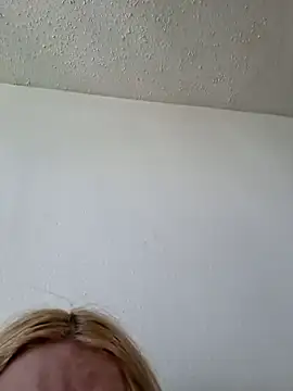 HeyItsChloe online show from March 21, 8:14 pm