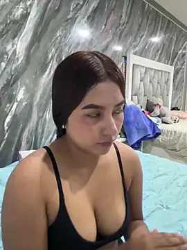 yuliana056 online show from April 12, 12:14 am