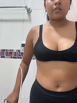 yuliana056 online show from April 11, 12:50 am