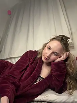 bimboiiii online show from March 25, 10:12 pm