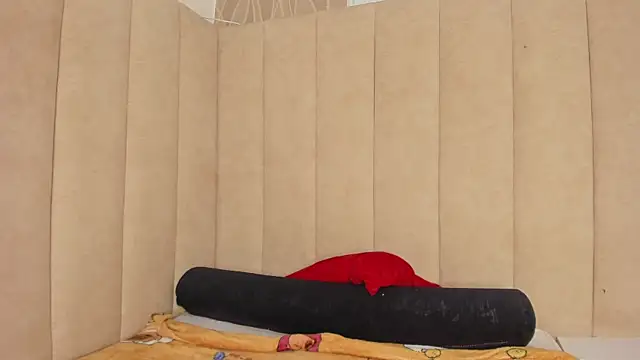 Kitty Swwet online show from April 8, 1:35 pm