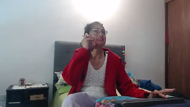 Taniafirelux online show from March 23, 2:07 am