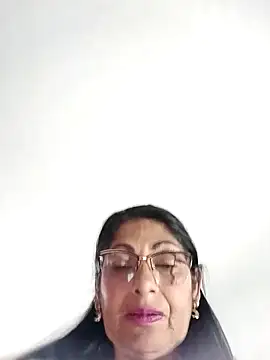 Taniafirelux online show from April 3, 11:03 pm