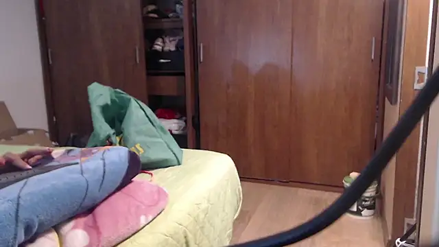 Taniafirelux online show from April 1, 9:12 pm