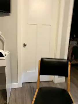 Lovely girl34 online show from April 24, 10:23 pm