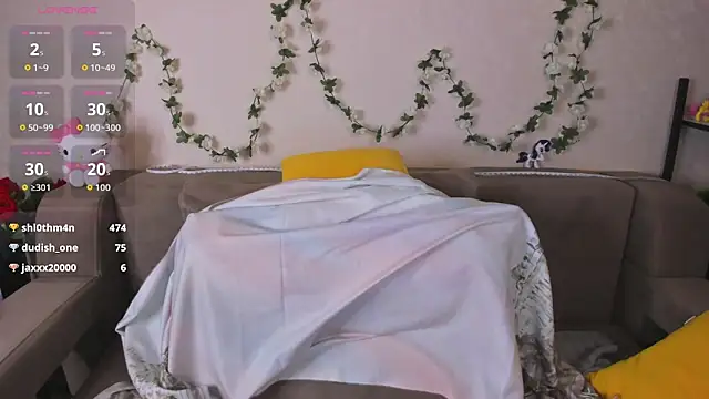 Lori Bllossom online show from April 8, 5:09 am