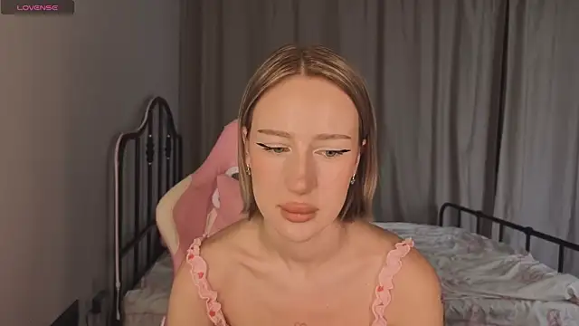 pretty smile cutie online show from June 14, 6:58 am