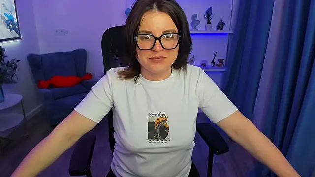 AmeliaDateri online show from April 1, 7:11 pm