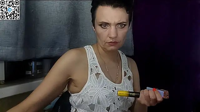 HotMamaQueen234 online show from May 8, 10:22 pm
