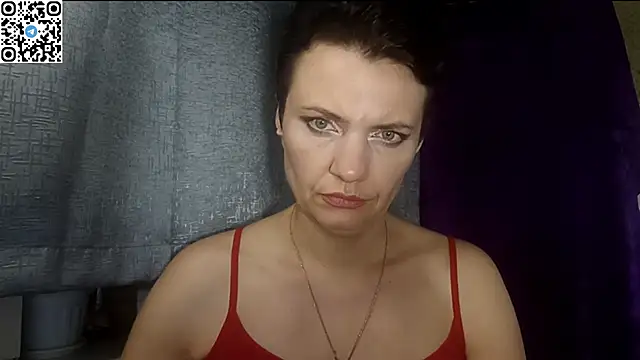 HotMamaQueen234 online show from May 17, 9:14 pm