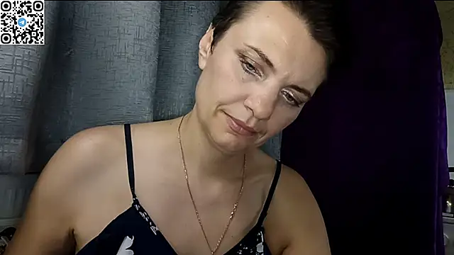 HotMamaQueen234 online show from May 22, 9:35 pm