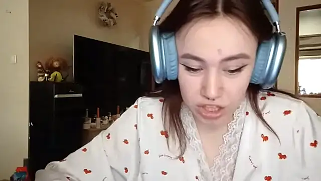 Dela Verualtys online show from March 27, 1:12 pm