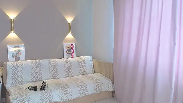 AldaDupriest online show from March 27, 7:32 am