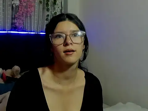 EmiSchwarz online show from March 29, 1:15 am