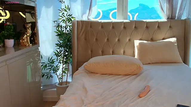 Florence Ford online show from April 2, 1:41 pm