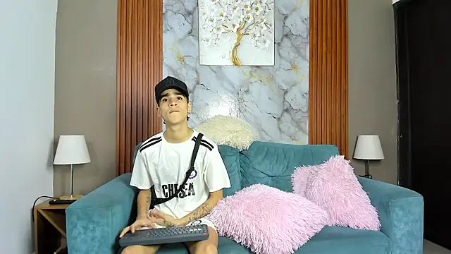 NAUGHTY BOYS1 online show from March 25, 7:39 pm