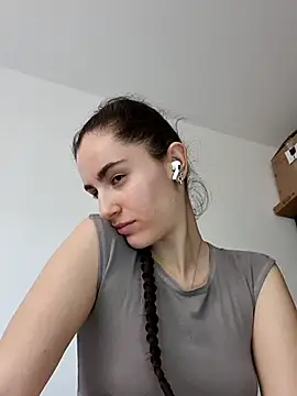 starlight mo online show from April 6, 4:30 pm