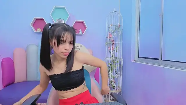 Isaa Skinny online show from March 29, 9:30 am